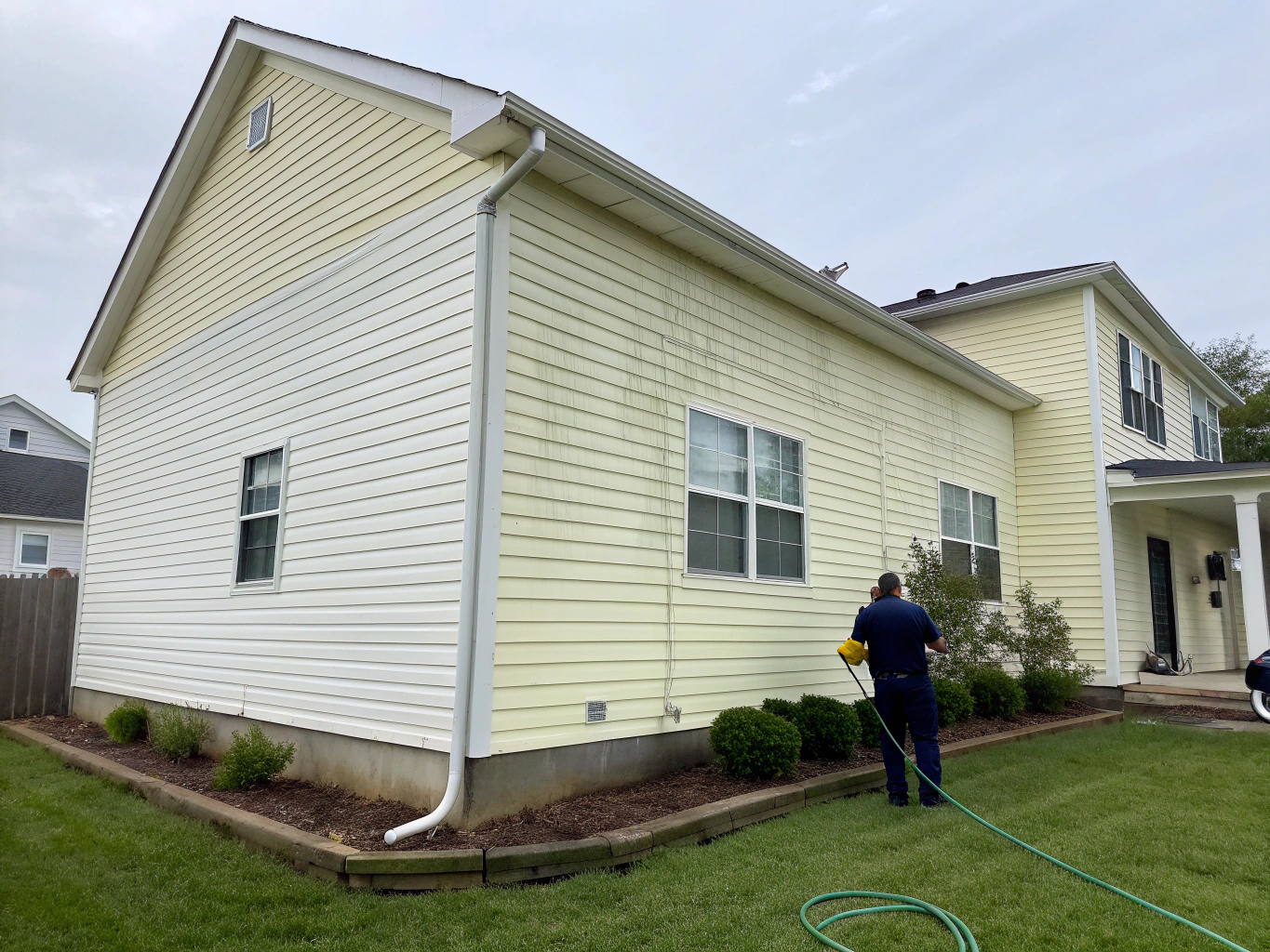 Concrete sidewalk and walkway cleaning in Davenport